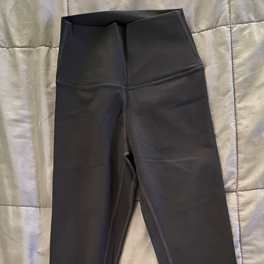 SAVVI Capri 19" Black Leggings